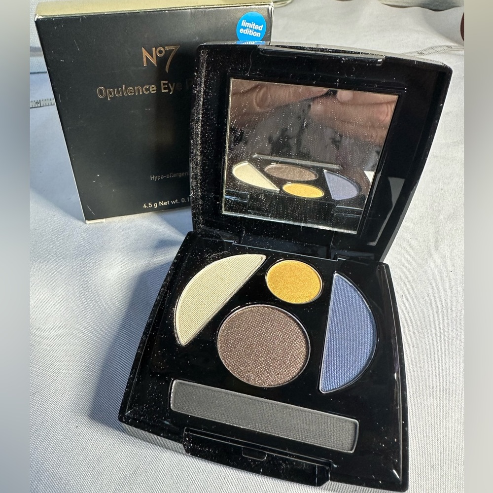 Limited edition Boots No7 Opulence Eye Pallette - Picture 2 of 4